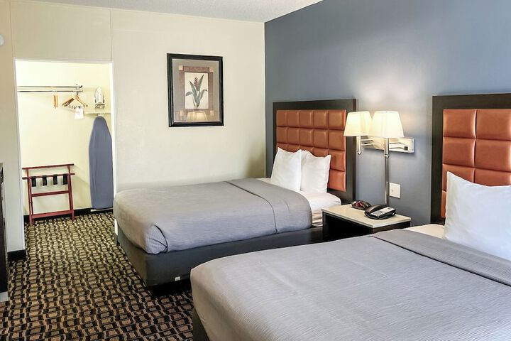 2 Double Beds (5 of 7)