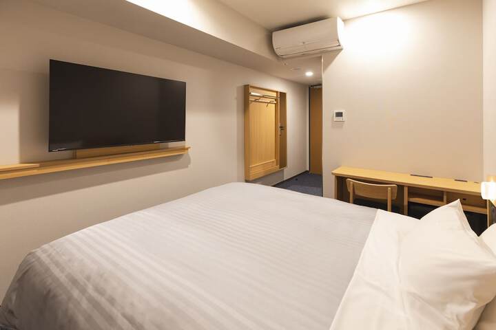 Room 7 of 75
