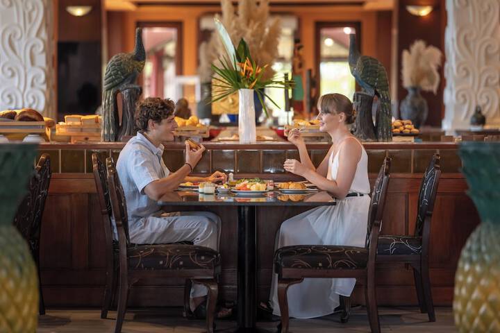 Dining 185 of 257