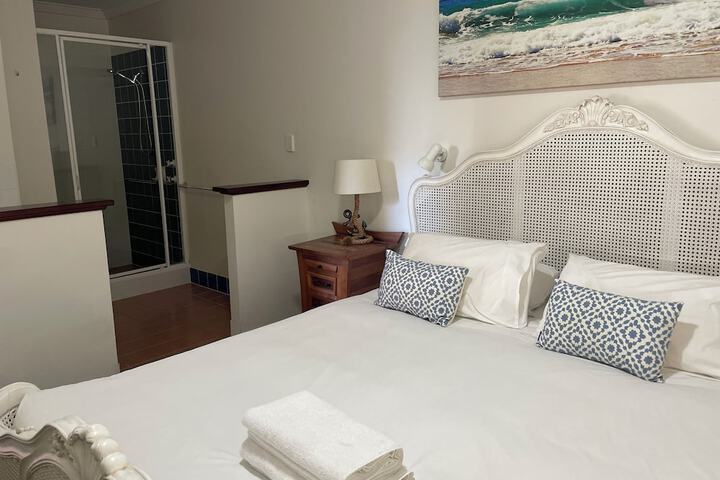Room 8 of 178