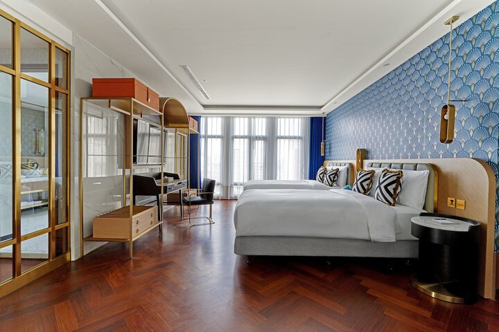 Room 6 of 48