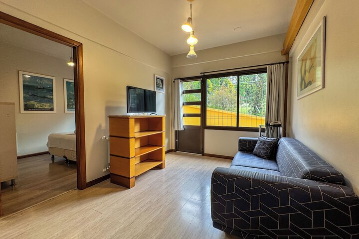 Room 7 of 84
