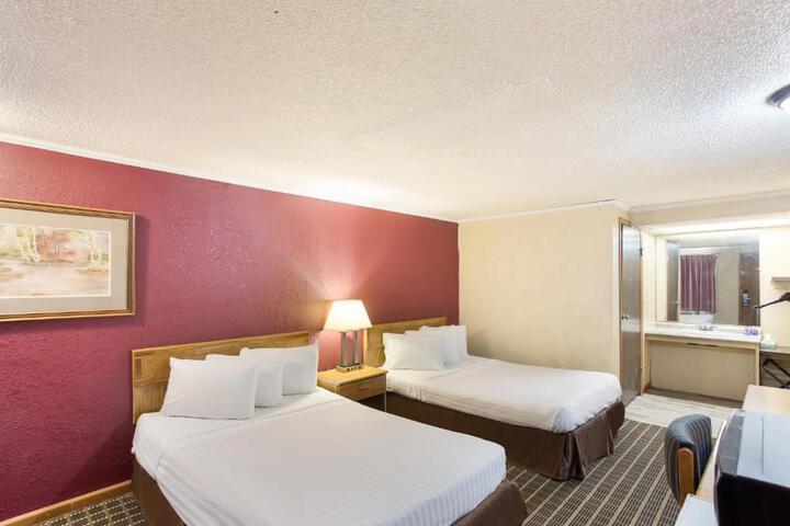 2 Double Beds (16 of 16)
