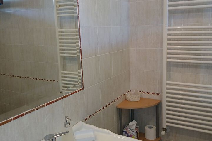 Room 6 of 46