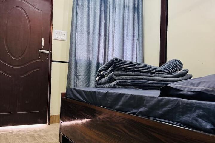 Room 11 of 26