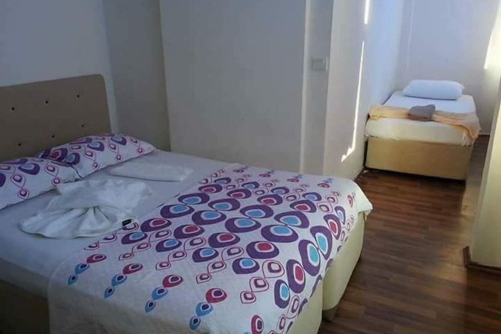 Room 9 of 27
