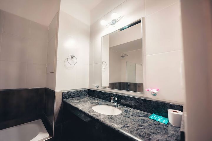 Room 15 of 21