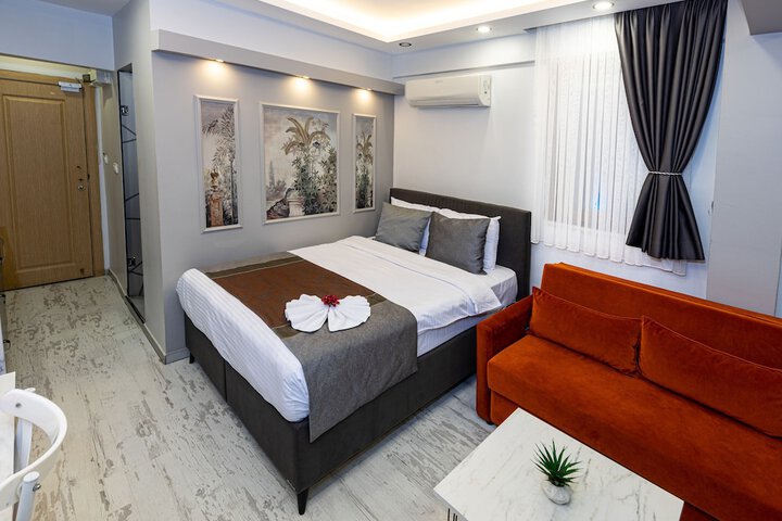 Room 10 of 66