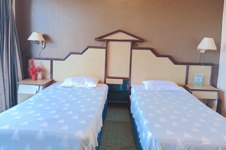 Room 12 of 36