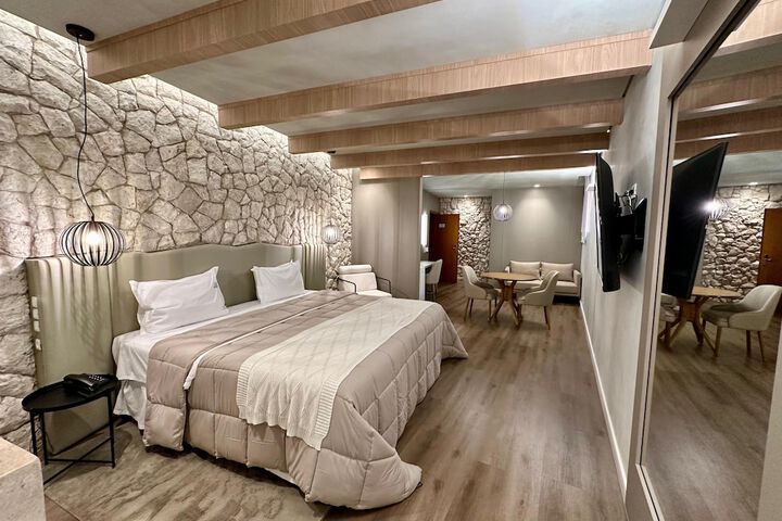 Room 27 of 74