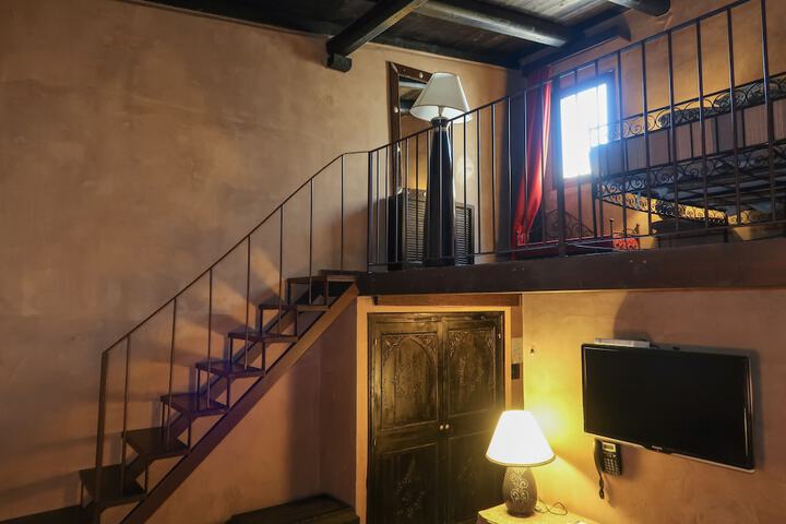 Room 6 of 70