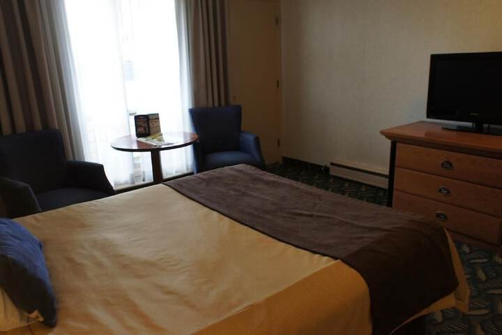 Room 19 of 108