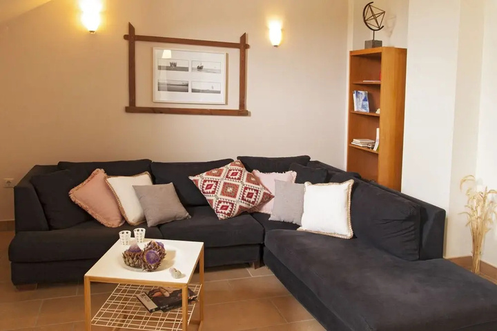 Room 4 of 18