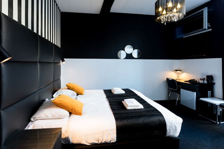 Room 10 of 49
