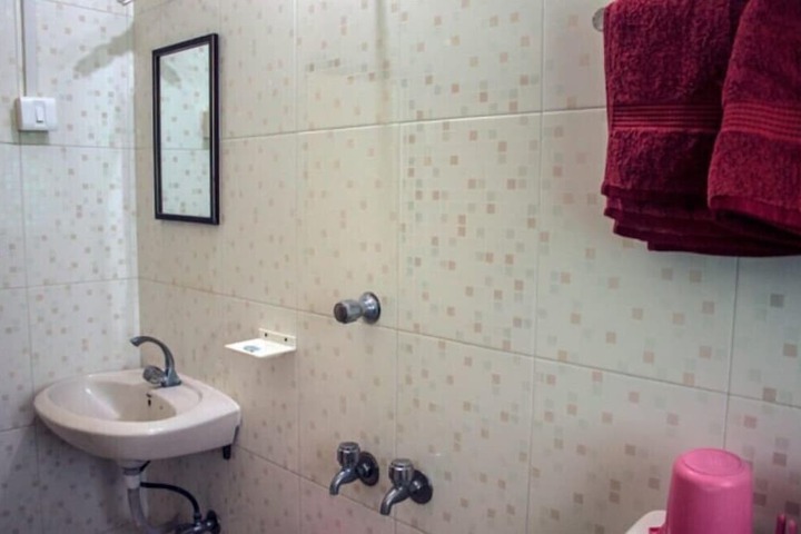 Room 12 of 65