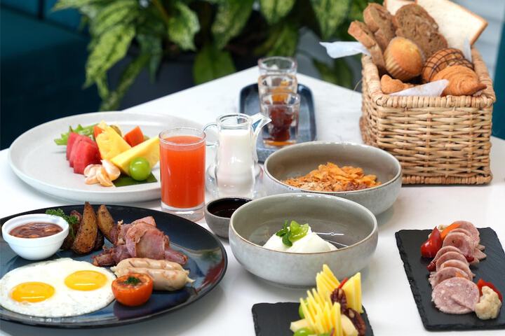 Breakfast area