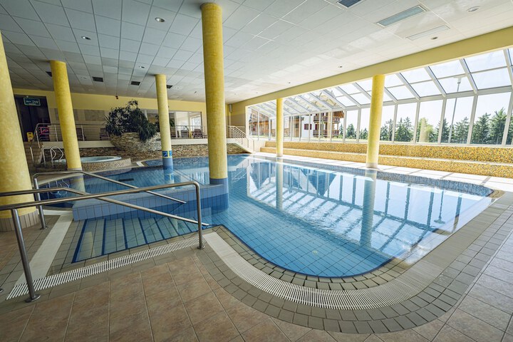 Pool 35 of 136