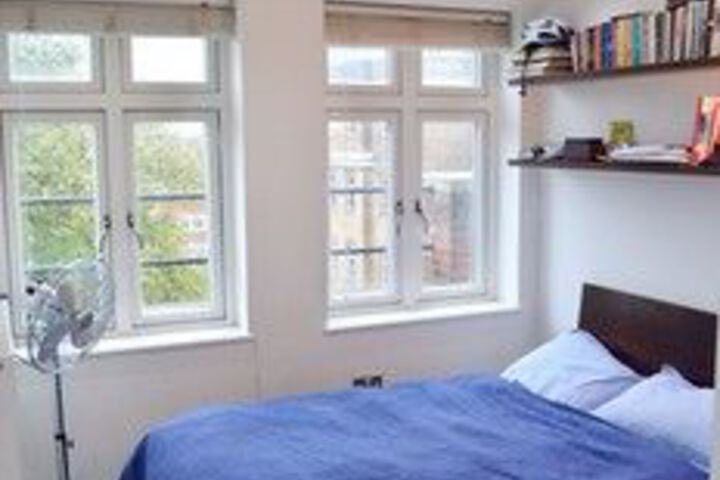 Room 6 of 11