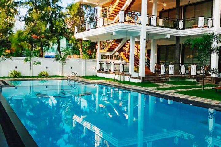 J7 Villaj Resort