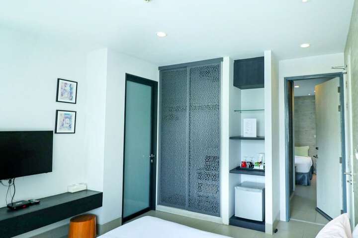 Room 42 of 50