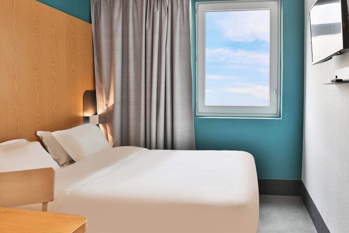 Room 12 of 31