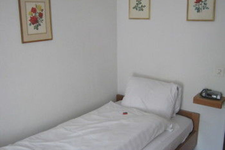 Room 48 of 81