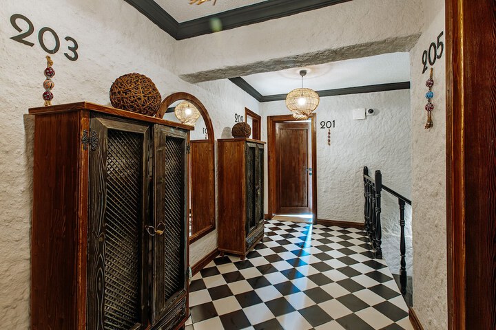 Ballroom/Hall 38 of 53