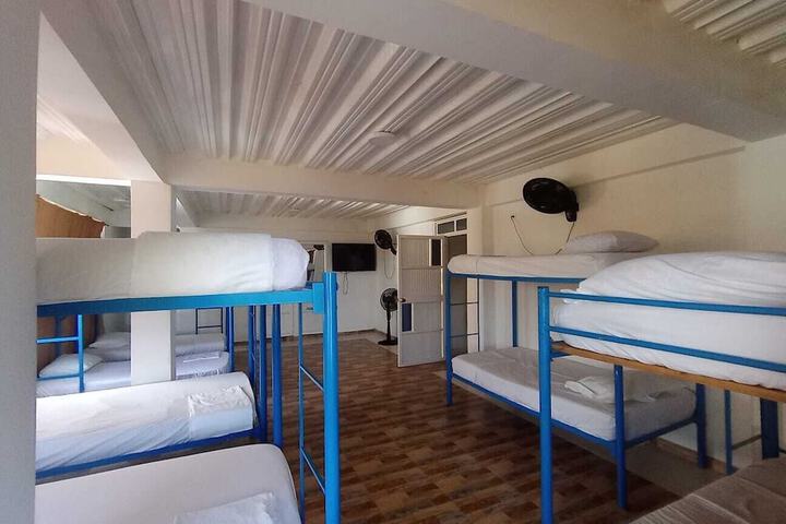 Room 32 of 46