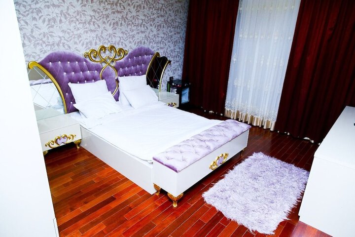Room 5 of 38