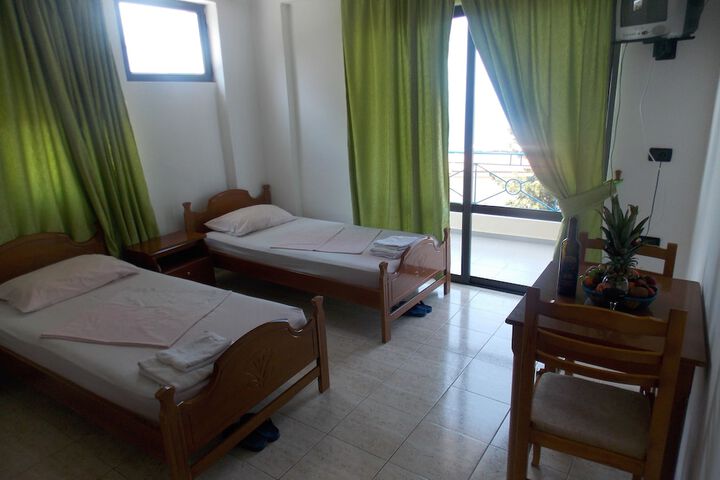 Room 9 of 63
