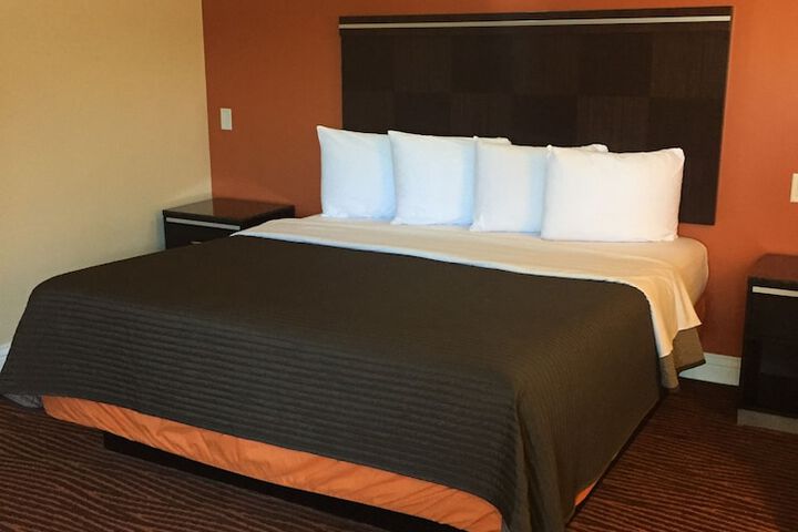 Room 4 of 23