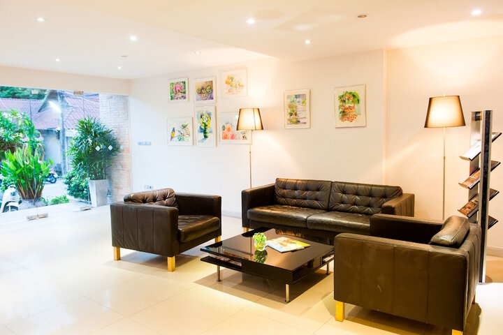 Entrance & Lobby
