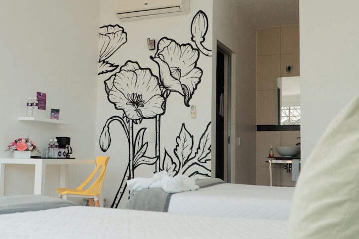 Room 33 of 165
