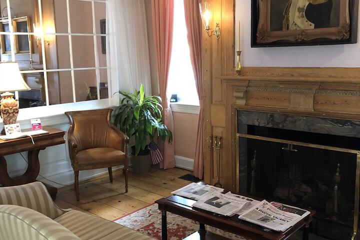 Guest Lobby