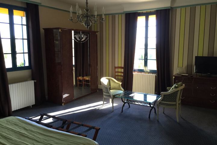 Room 15 of 37