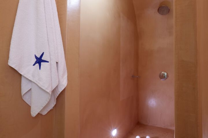 Room 45 of 161