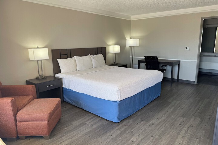 Room 6 of 23