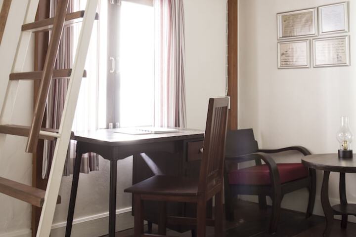 Room 21 of 51