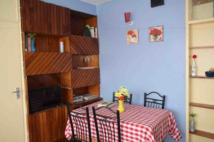 Room 4 of 10
