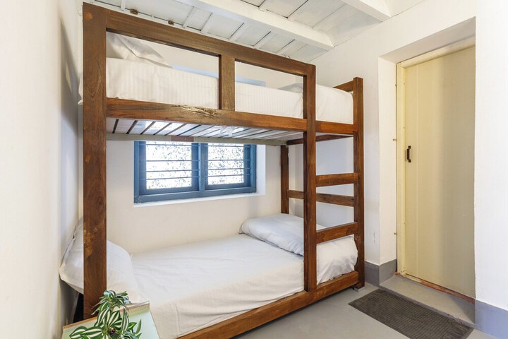 Room 18 of 30