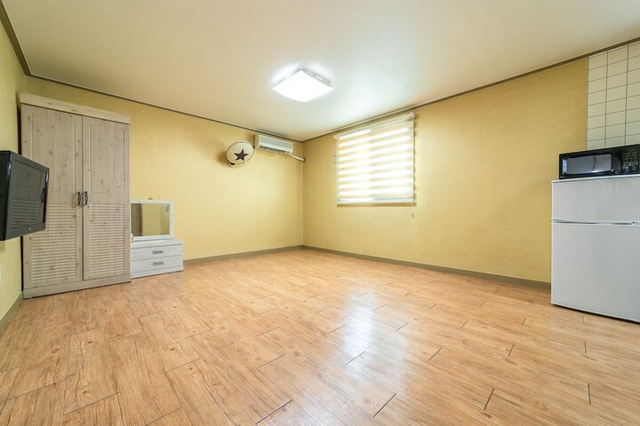 Room 21 of 63