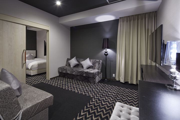 Room 12 of 53