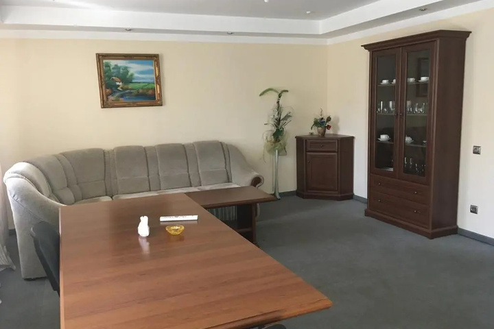 Room 5 of 14