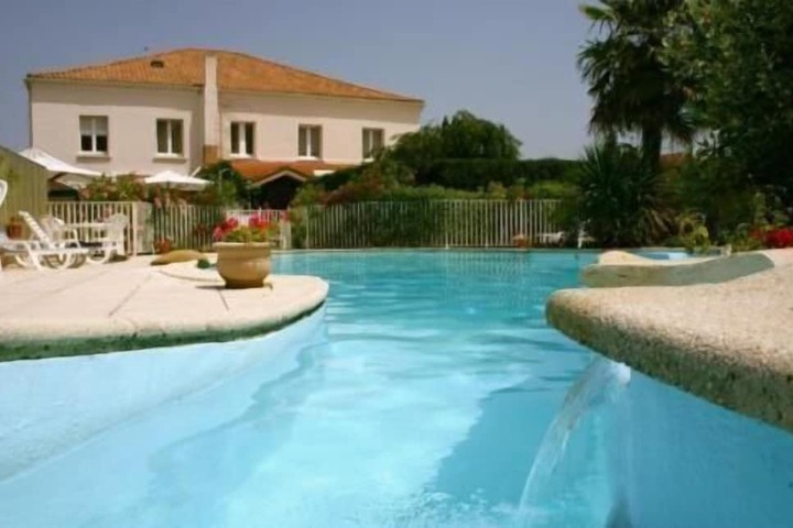 Hotel Pool