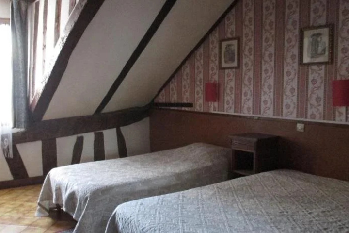 Room 2 of 15