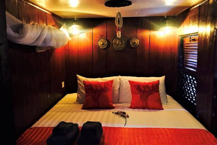 Room 7 of 48