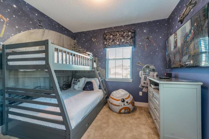 Room 12 of 40