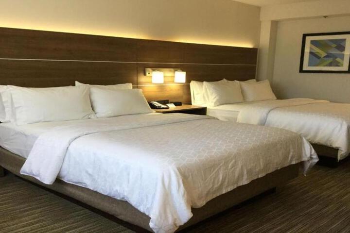 Standard Room, King or Two Doubles (2 of 2)