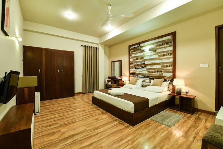 Room 12 of 171