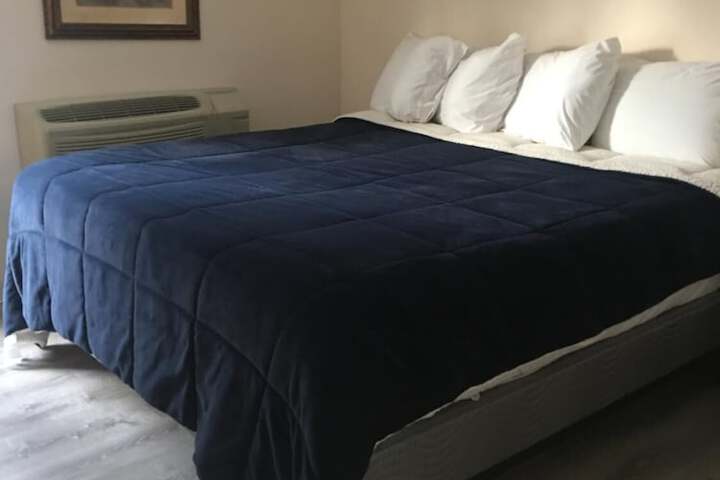 Room 7 of 38